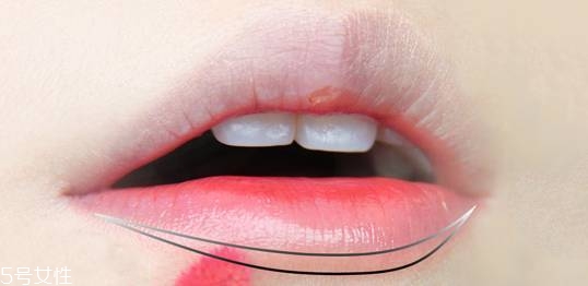 ysl唇釉怎么涂出玻璃唇？打造獨(dú)特唇色