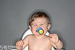 牙膠和磨牙棒有什么區(qū)別 材質(zhì)不同 牙膠和磨牙棒有什么區(qū)別 材質(zhì)不同