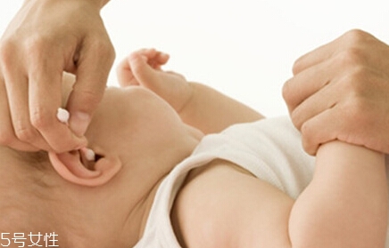 寶寶耳屎成硬塊怎么處理 教你3種方法 寶寶耳屎成硬塊怎么處理 教你3種方法