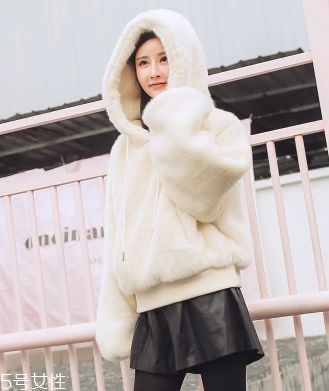 衛(wèi)衣怎么穿顯腿長？教你穿出大長腿