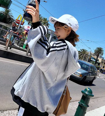 衛(wèi)衣怎么穿顯腿長？教你穿出大長腿