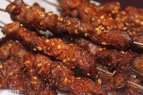 烤箱烤牛肉串的溫度和時(shí)間 烤箱烤牛肉串小技巧 烤箱烤牛肉串的溫度和時(shí)間 烤箱烤牛肉串小技巧