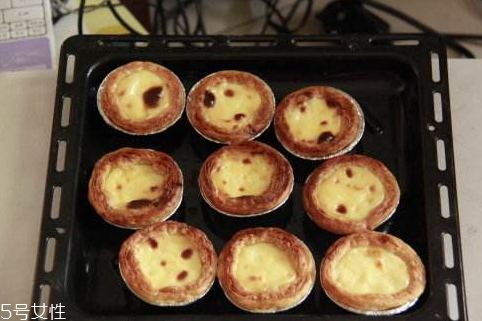 烤箱烤蛋撻的溫度和時間 根據烤箱大小來定 烤箱烤蛋撻的溫度和時間 根據烤箱大小來定