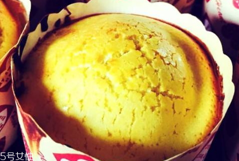 烤箱烤蛋糕為什么會塌 主要是以下原因 烤箱烤蛋糕為什么會塌 主要是以下原因