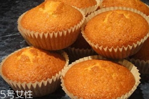 烤箱烤蛋糕為什么會塌 主要是以下原因 烤箱烤蛋糕為什么會塌 主要是以下原因