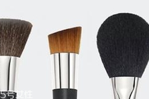 粉底刷可以用吹風(fēng)機吹干嗎？會炸毛