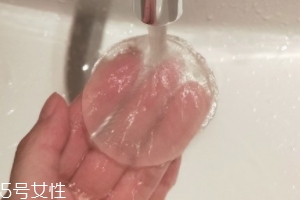 硅膠粉撲怎么清洗？勿用熱水洗