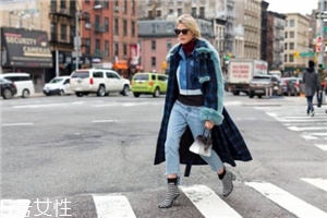 藍(lán)色皮草怎么搭配？盡顯高貴迷人氣質(zhì)