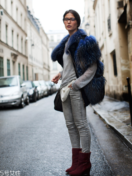 藍(lán)色皮草怎么搭配？盡顯高貴迷人氣質(zhì)