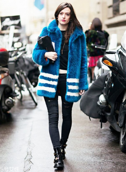 藍(lán)色皮草怎么搭配？盡顯高貴迷人氣質(zhì)