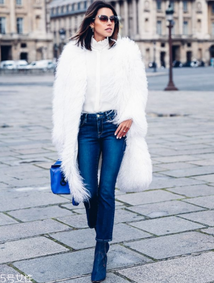 白色皮草怎么搭配？專屬于冬季的圣潔女神范兒