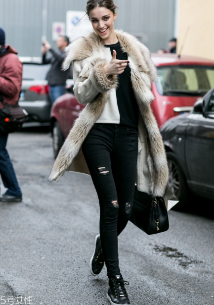 棕色皮草怎么搭配？這樣穿復古又有氣質