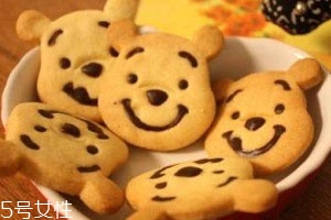 烤箱烤餅干用錫紙用刷油嗎 烤箱烤餅干小技巧 烤箱烤餅干用錫紙用刷油嗎 烤箱烤餅干小技巧