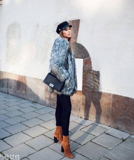 灰色皮草怎么搭配？這樣就能輕松駕馭