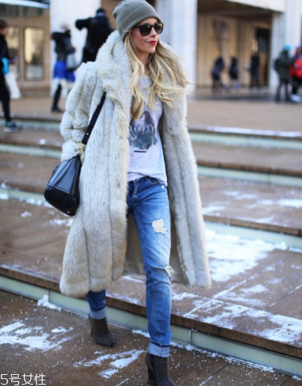 灰色皮草怎么搭配？這樣就能輕松駕馭