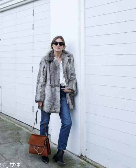 灰色皮草怎么搭配？這樣就能輕松駕馭