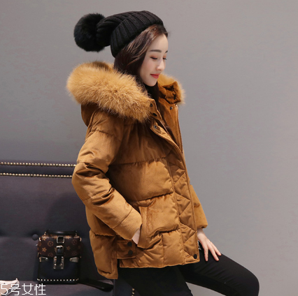 小個(gè)子女生適合什么款式棉服？打造冬日浪漫情緣