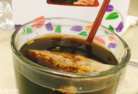 姜母茶可以天天喝嗎 姜母茶的泡法 姜母茶可以天天喝嗎 姜母茶的泡法