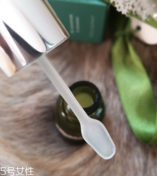 海藍之謎去皺精華用多久能見效？至少3個月