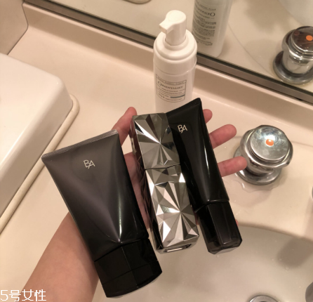 pola黑ba洗面奶好用嗎？挑不出毛病的一款洗面奶