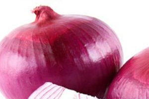洋蔥怎么吃功效最好？需要泡一泡