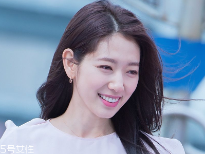 雙眼皮貼哪個(gè)牌子好？雙眼皮貼這樣貼最好看