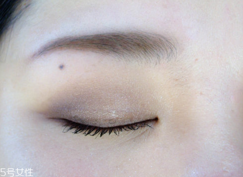 蕾絲雙眼皮貼先化妝嗎？蕾絲雙眼皮貼怎這樣用