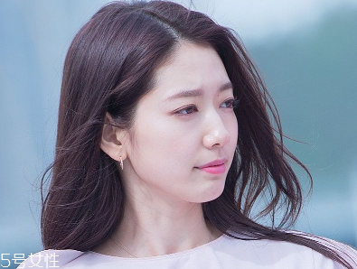 雙眼皮貼和雙眼皮膠哪個好用？簡單快捷放大雙眼