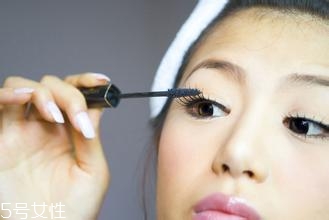 睫毛膏纖長和濃密哪個(gè)好？適合自己最重要