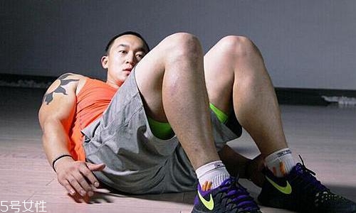 怎么預防卷腹時脖子疼 謹記兩個要領 怎么預防卷腹時脖子疼 謹記兩個要領