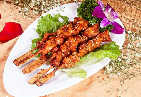 烤箱烤骨肉相連要多長(zhǎng)時(shí)間 烤箱烤骨肉相連技巧 烤箱烤骨肉相連要多長(zhǎng)時(shí)間 烤箱烤骨肉相連技巧