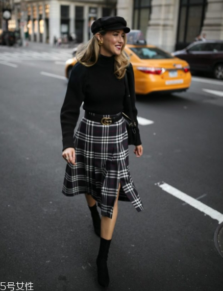 黑色高領(lǐng)毛衣怎么搭配？混搭出時(shí)髦著裝