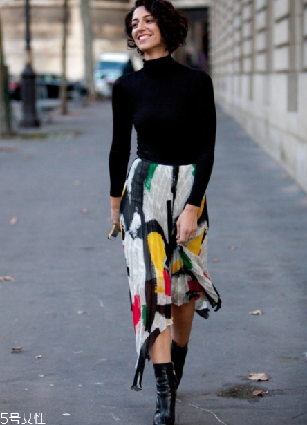 黑色高領(lǐng)毛衣怎么搭配？混搭出時(shí)髦著裝