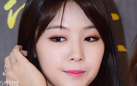 單眼皮眼妝雷區(qū)有哪些？切忌濃妝艷抹