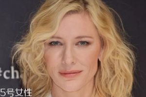 外翻卷發(fā)適合哪些人？御姐氣質的臉