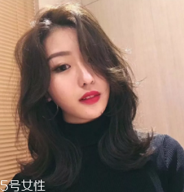 外翻卷發(fā)適合哪些人？御姐氣質的臉