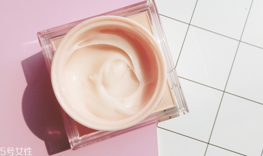 紀(jì)梵希少女眼霜怎么樣？粉色少女眼霜評(píng)測(cè)