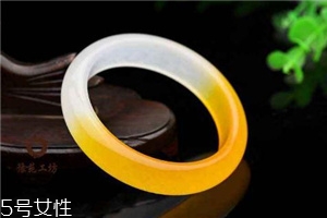黃龍玉手鐲多少錢？這個種類的價值最貴