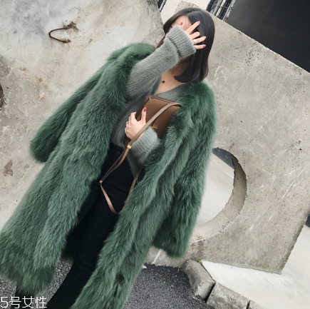 皮草可以用洗發(fā)水洗嗎？皮草最好不要水洗