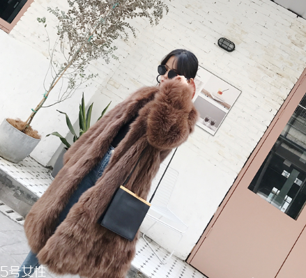 皮草什么時(shí)候買(mǎi)最便宜？小編教你輕松省錢(qián)