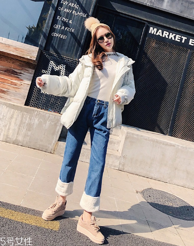 寬松牛仔褲配什么上衣？帶給你不一樣的美感