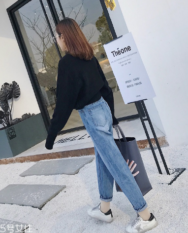 寬松牛仔褲配什么上衣？帶給你不一樣的美感