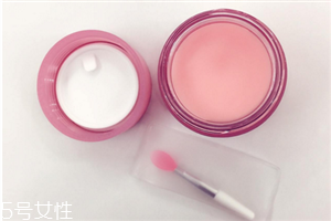 怎么使用唇膜更好發(fā)揮作用？敷完唇膜后需要護(hù)理