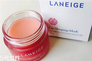 蘭芝唇膜一周使用幾次？千萬不要用舌頭去舔嘴唇