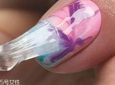 漸變指甲怎么配色？溫暖配色教程