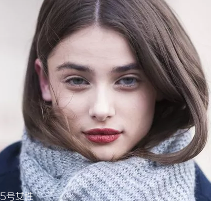 圍巾上的標簽要不要剪？做對的人好少