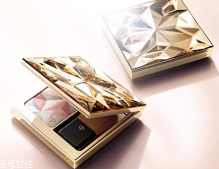 年會這樣妝，讓你氣場碾壓全場！