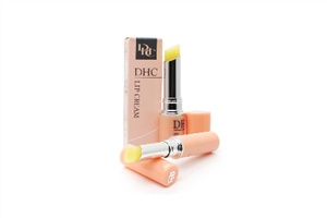 天天涂唇膏有什么好處和壞處？持久水潤(rùn)一整天