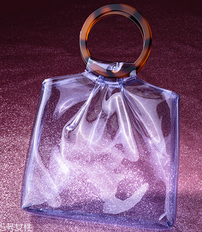 過年背什么包包好看？2018最火的包包款式