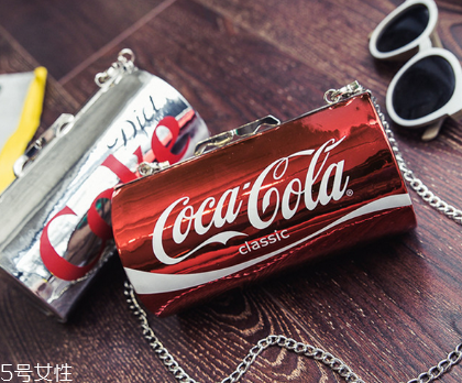 過年背什么包包好看？2018最火的包包款式